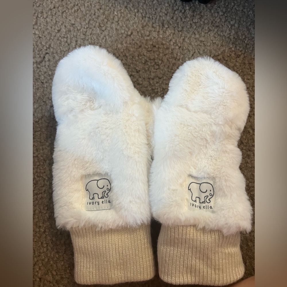 Ivory Ella Mittens